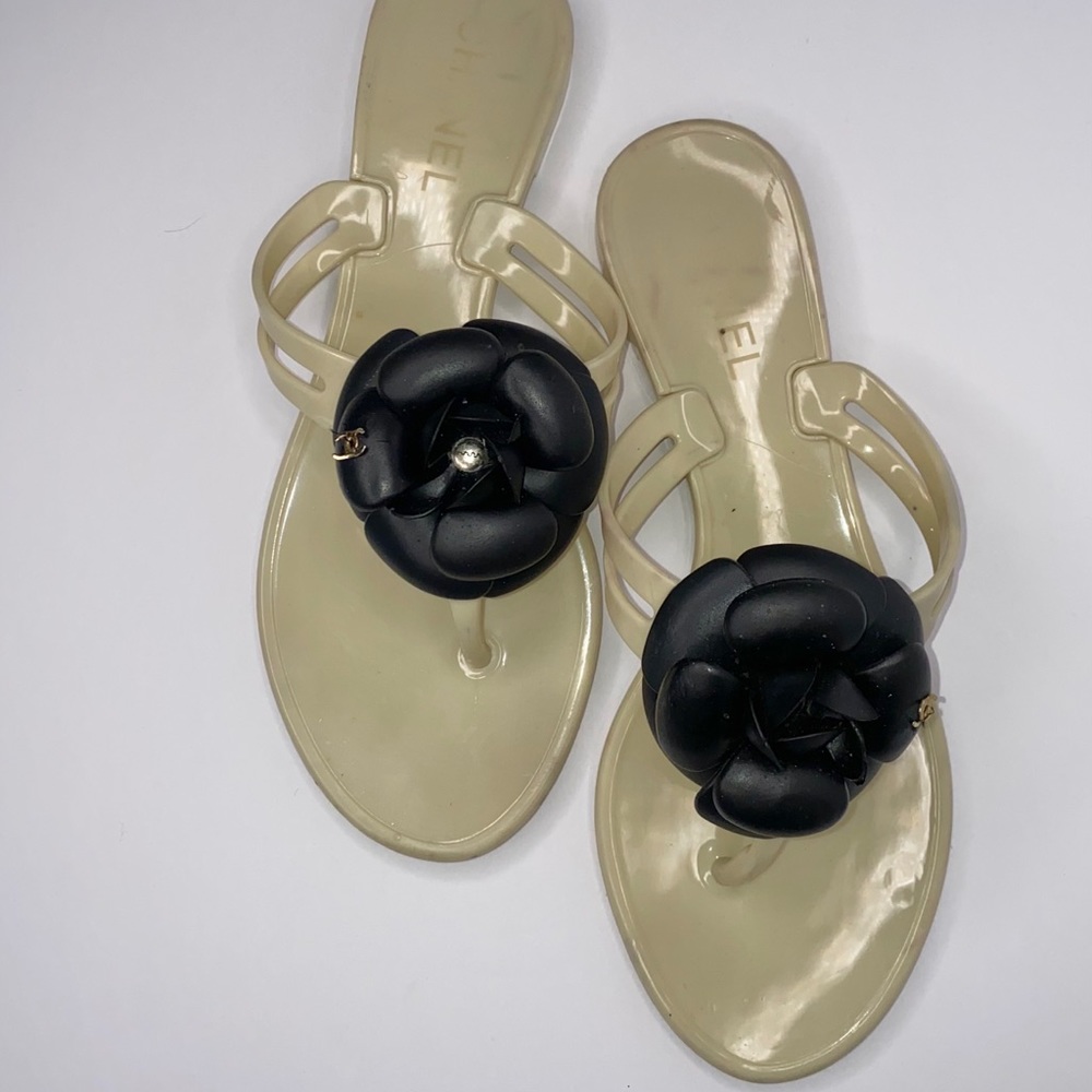 ❌❌SOLD❌❌Chanel jelly camellia flower sandals